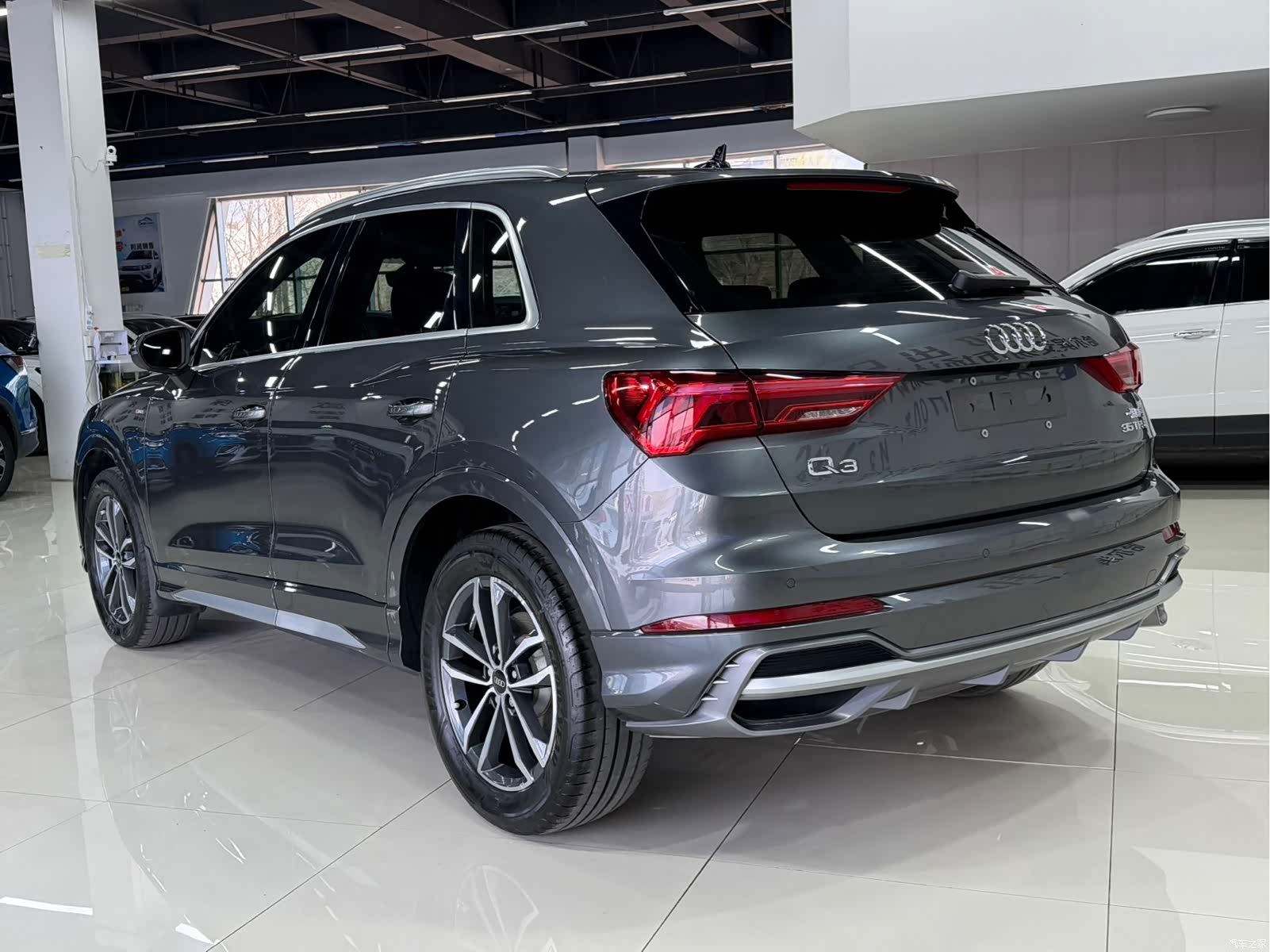 Audi Q3, 2022 4
