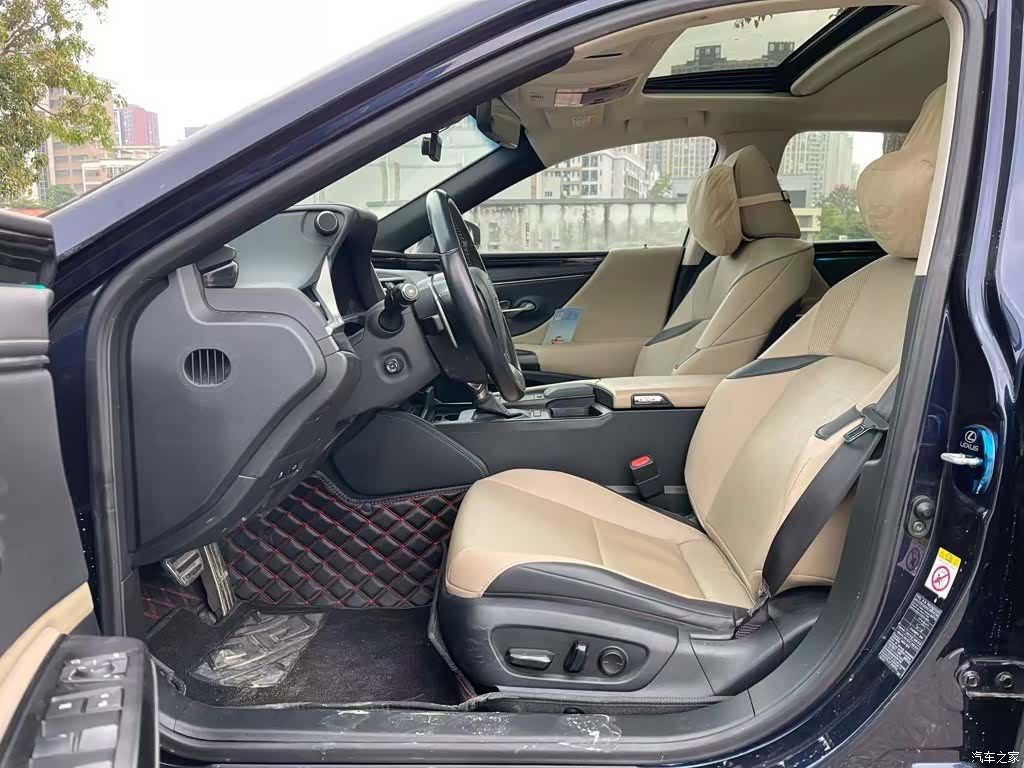 Lexus ES, 2019 4
