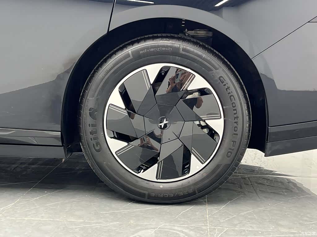 Xpeng P7, 2025 25