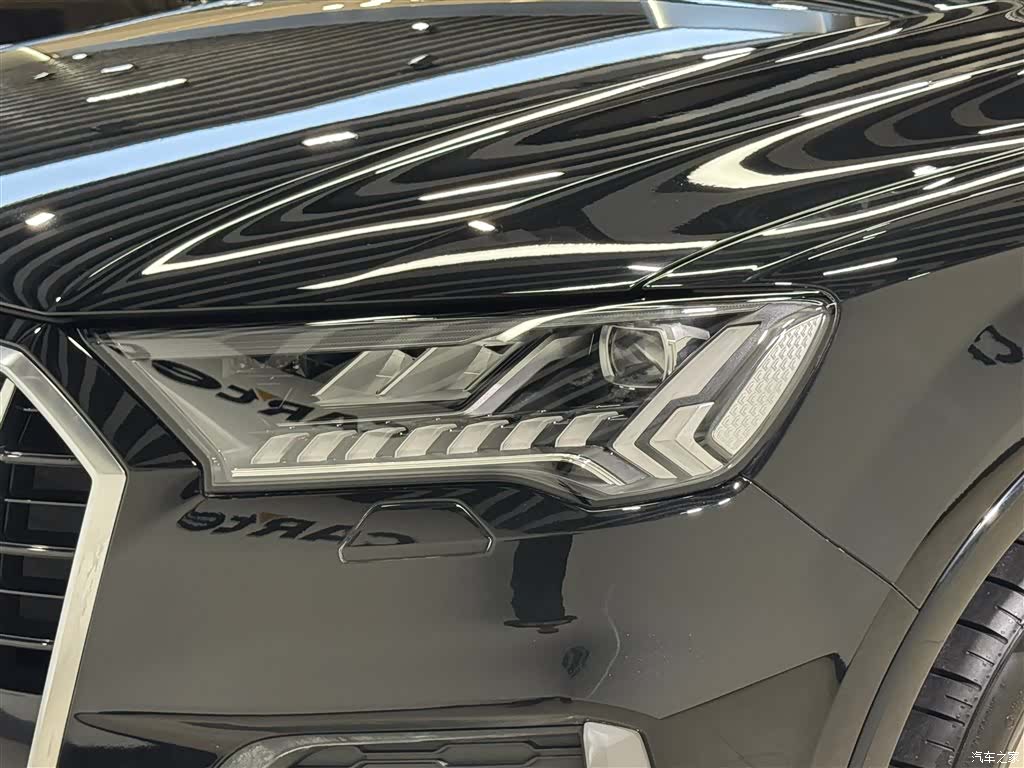 Audi Q7, 2024 8