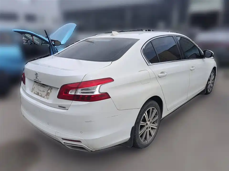 Peugeot 408