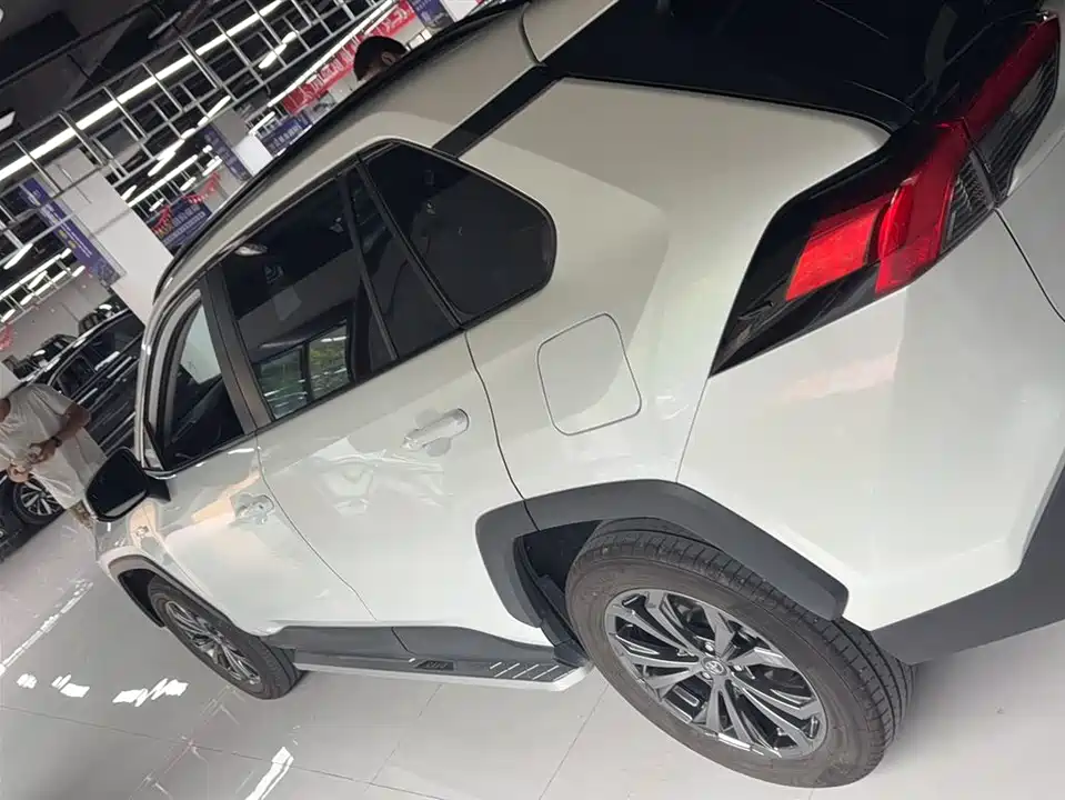 Toyota RAV4 Rongfang