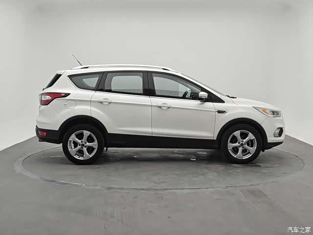 Ford Kuga, 2017 3