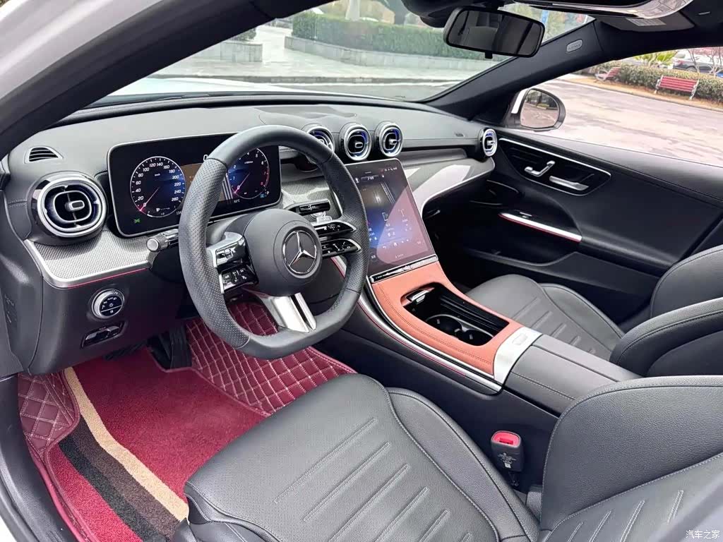 Mercedes-Benz C-Class, 2024 4