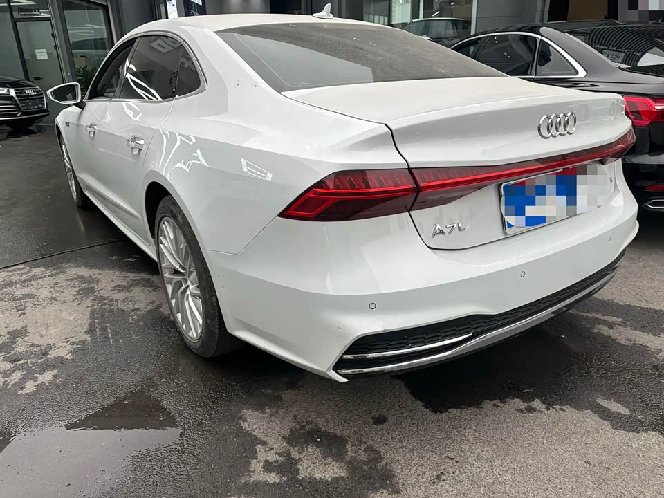 Audi A7L