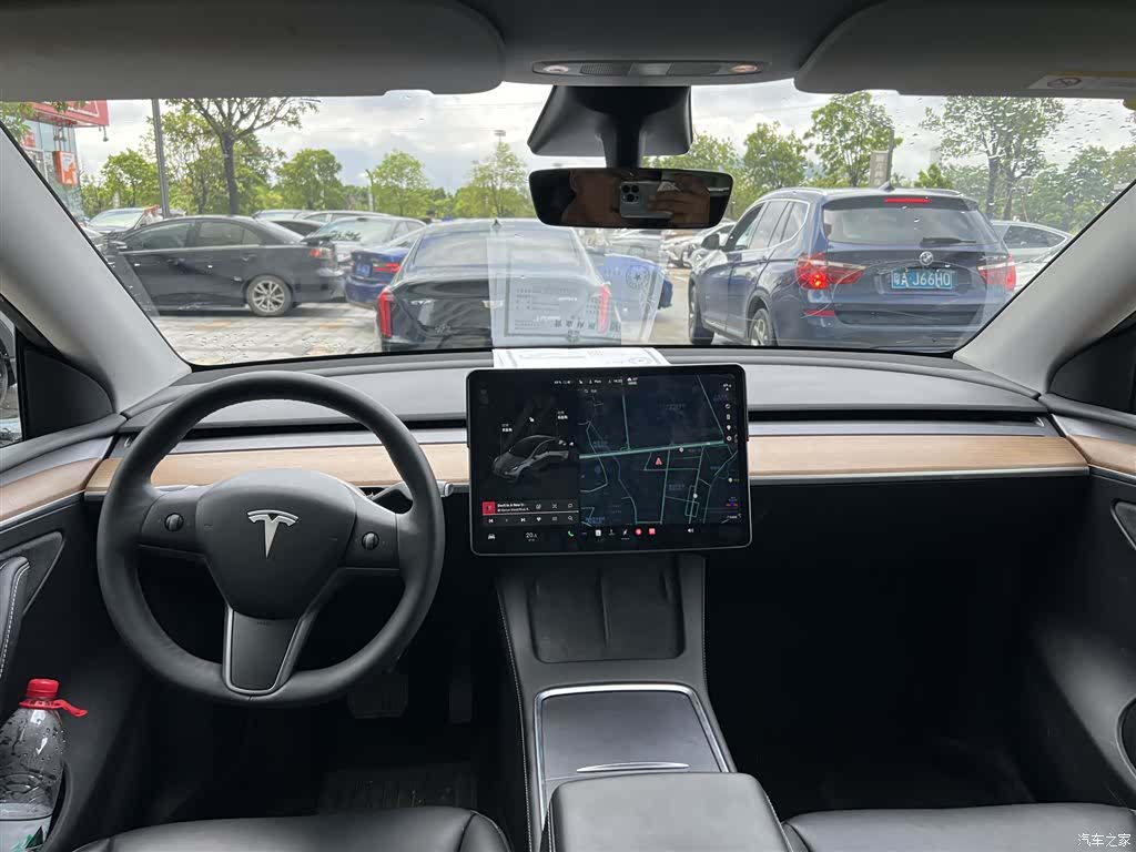 Tesla Model Y, 2021 все фото