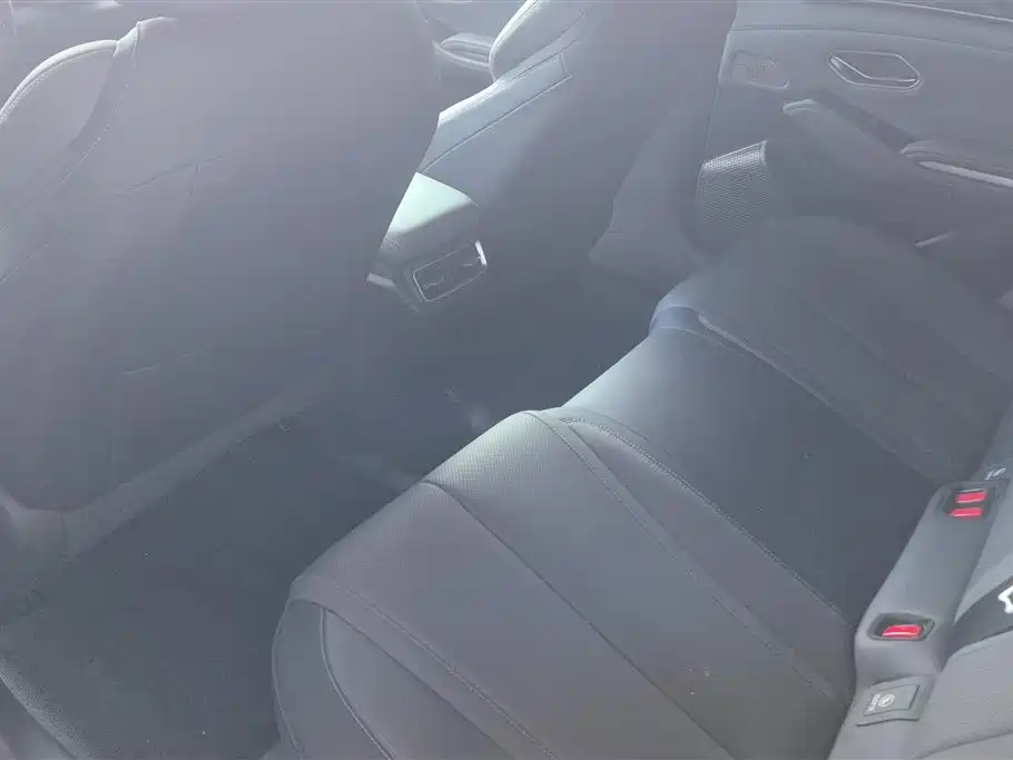 BYD Qin L BYD Qin L