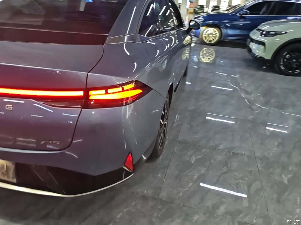 Xpeng P5, 2022 8