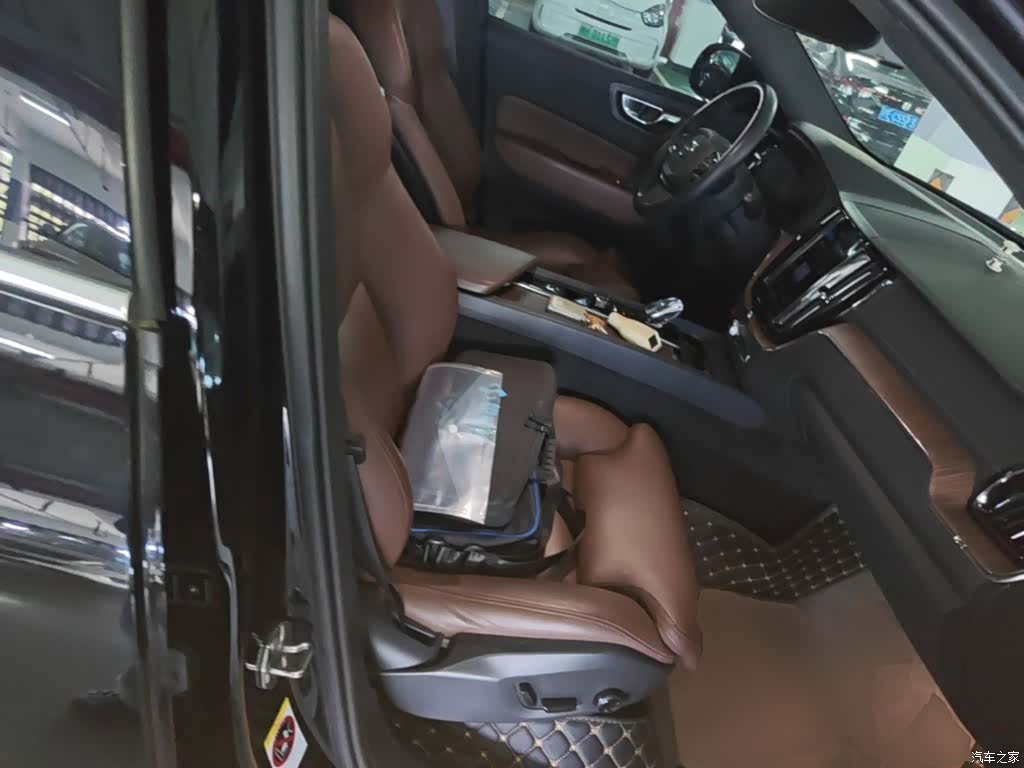 Volvo XC60, 2021 25