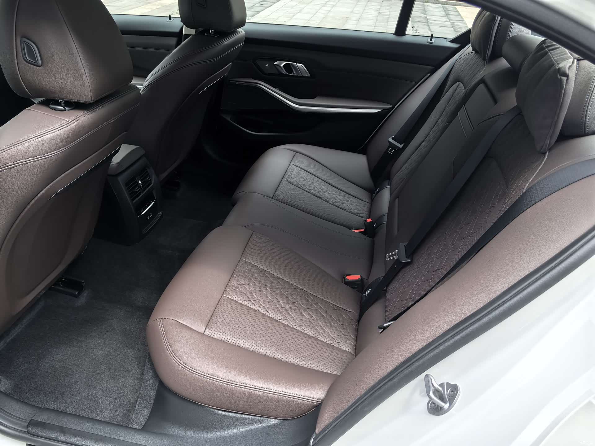 BMW 3 Series, 2026 15