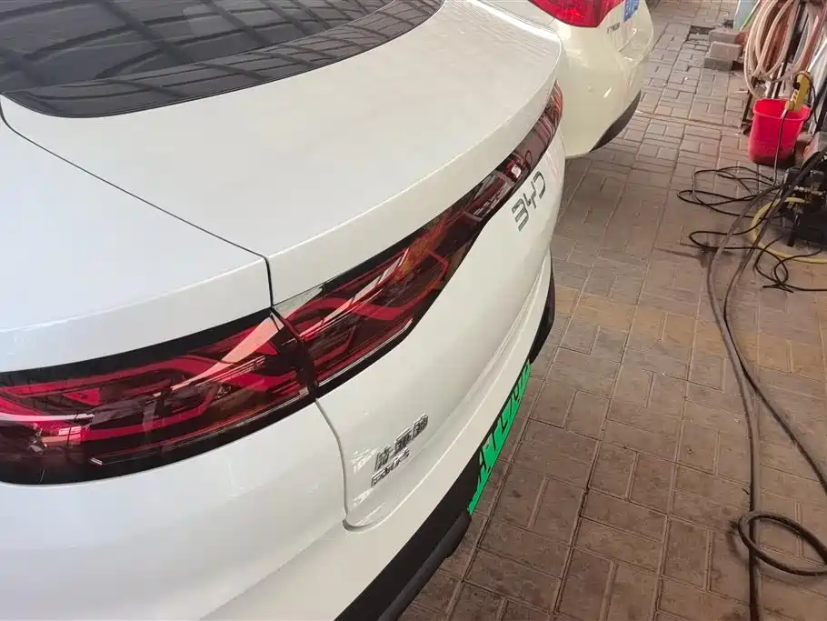 BYD Qin L BYD Qin L