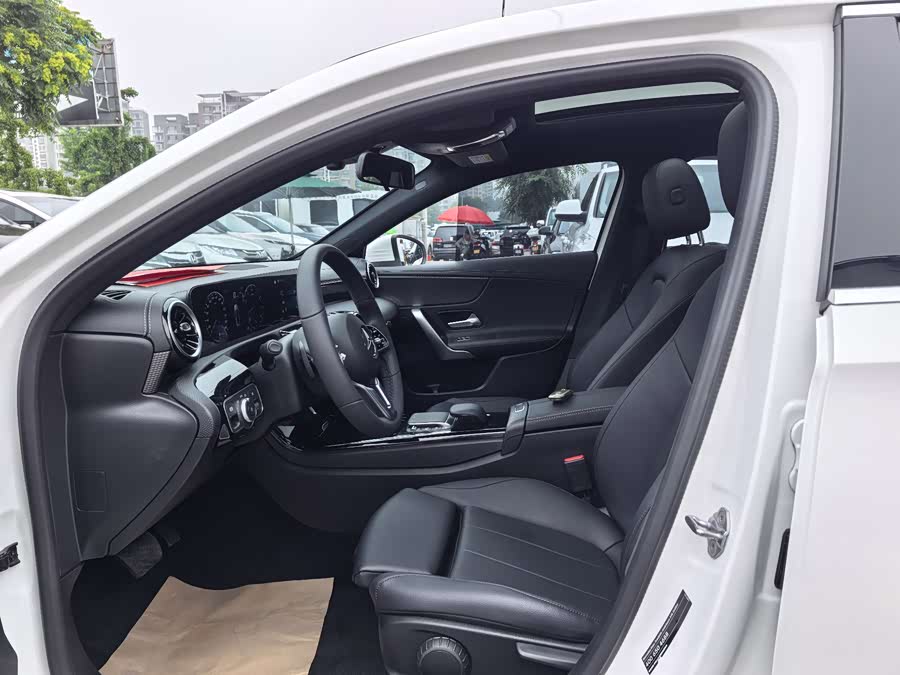 Mercedes-Benz A-Class 2023, фото 9