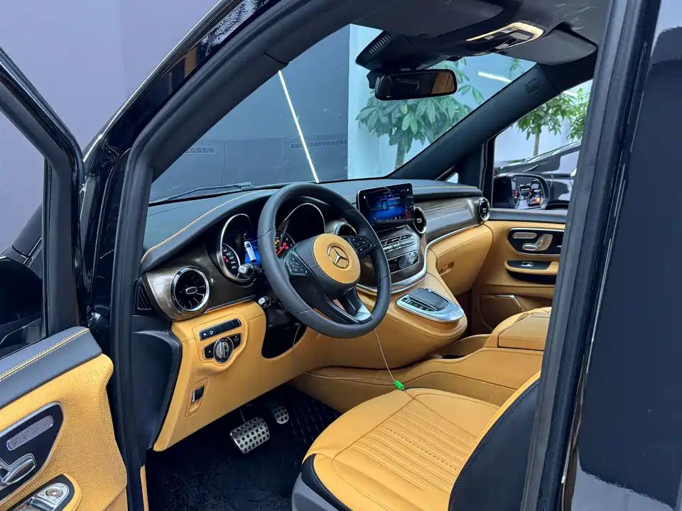 Mercedes-Benz V-class