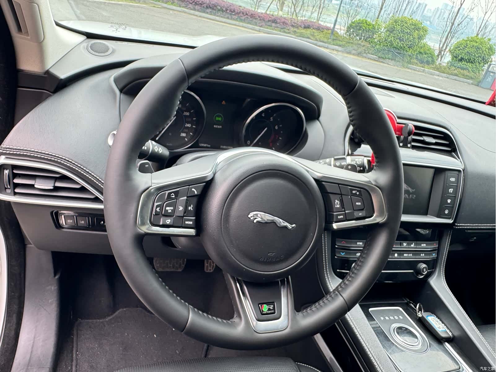 Jaguar F-PACE, 2017 29