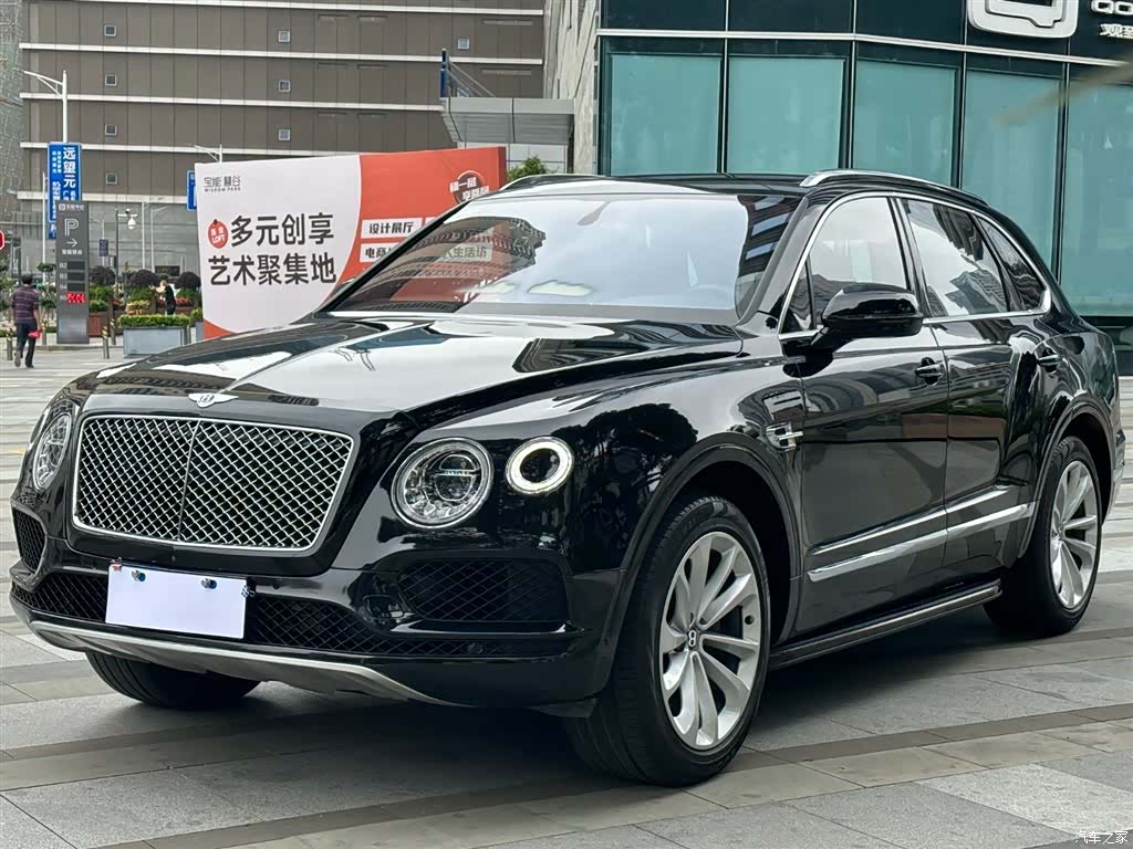 Bentley Bentayga, 2018 1