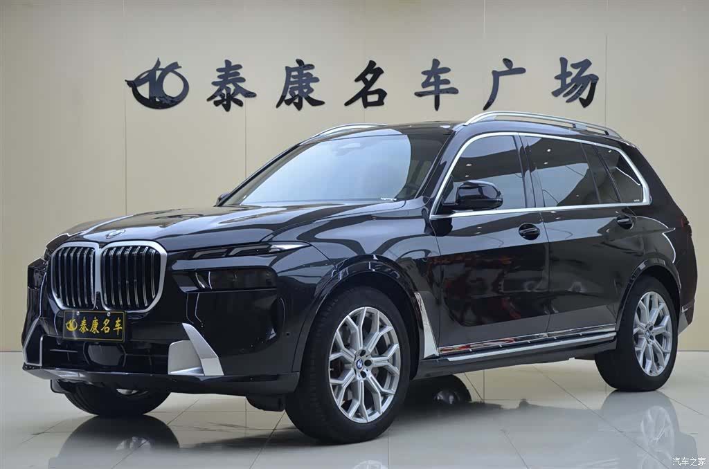BMW X7, 2025 1