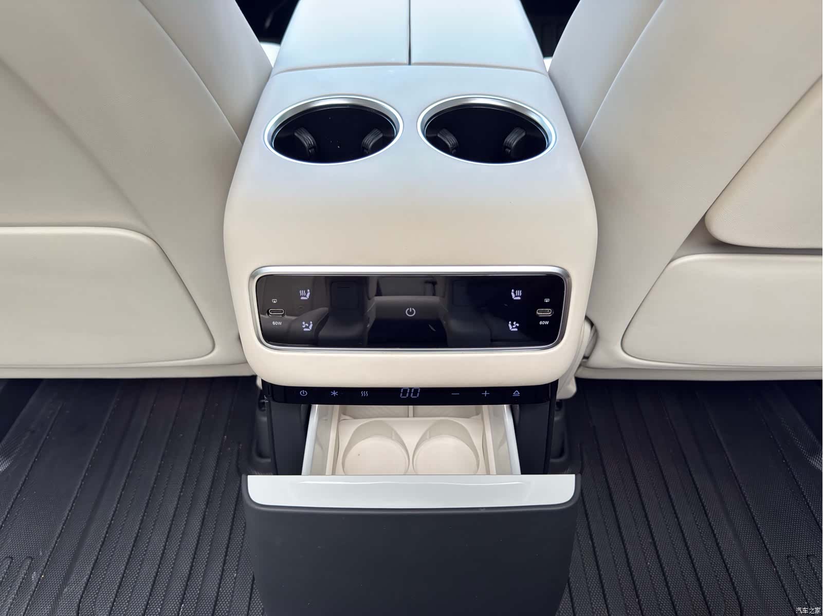 Li Auto MEGA, 2025 26