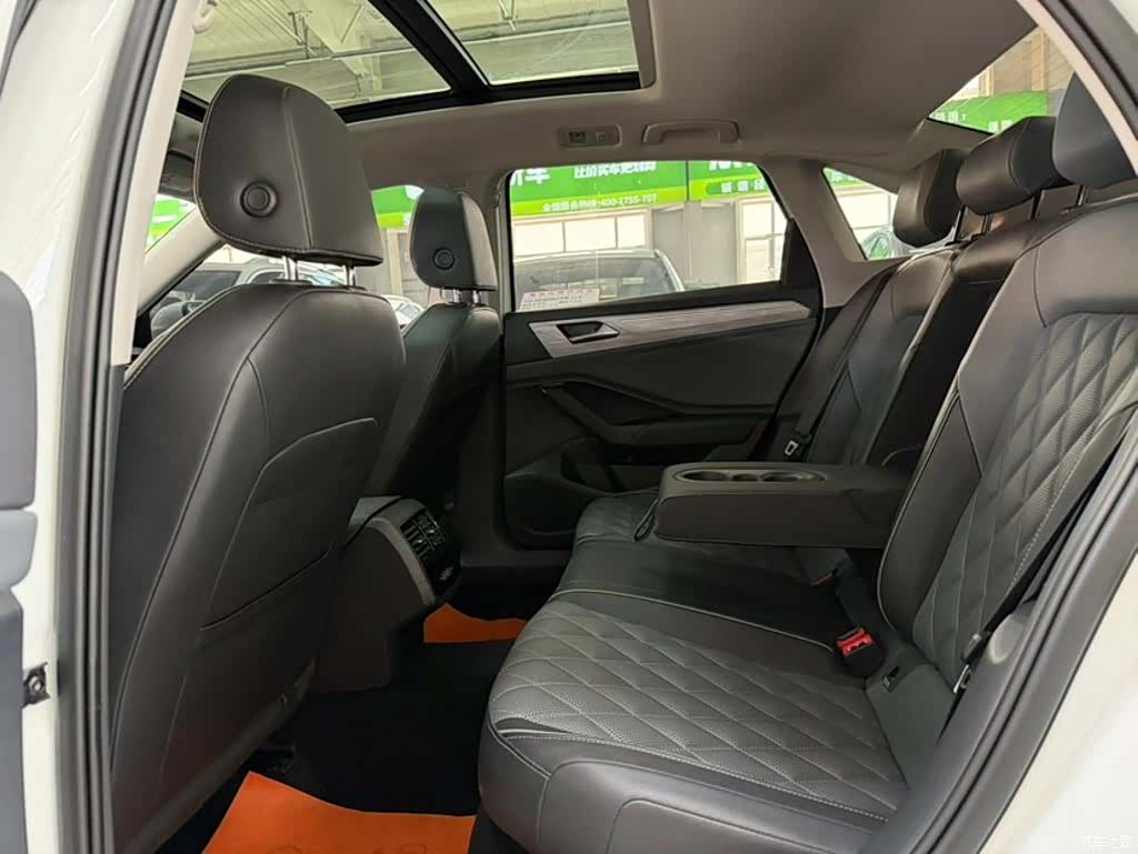 Volkswagen Sagitar, 2022 8