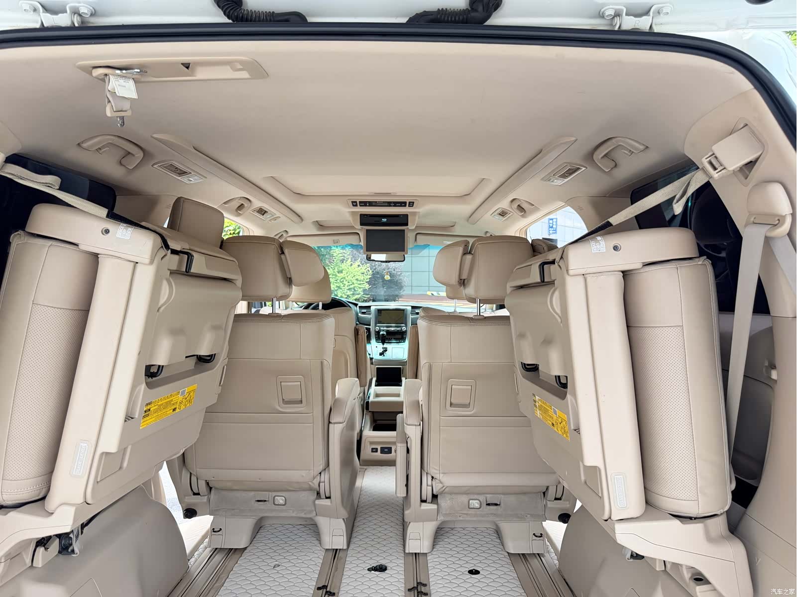 Toyota Alphard, 2015 10