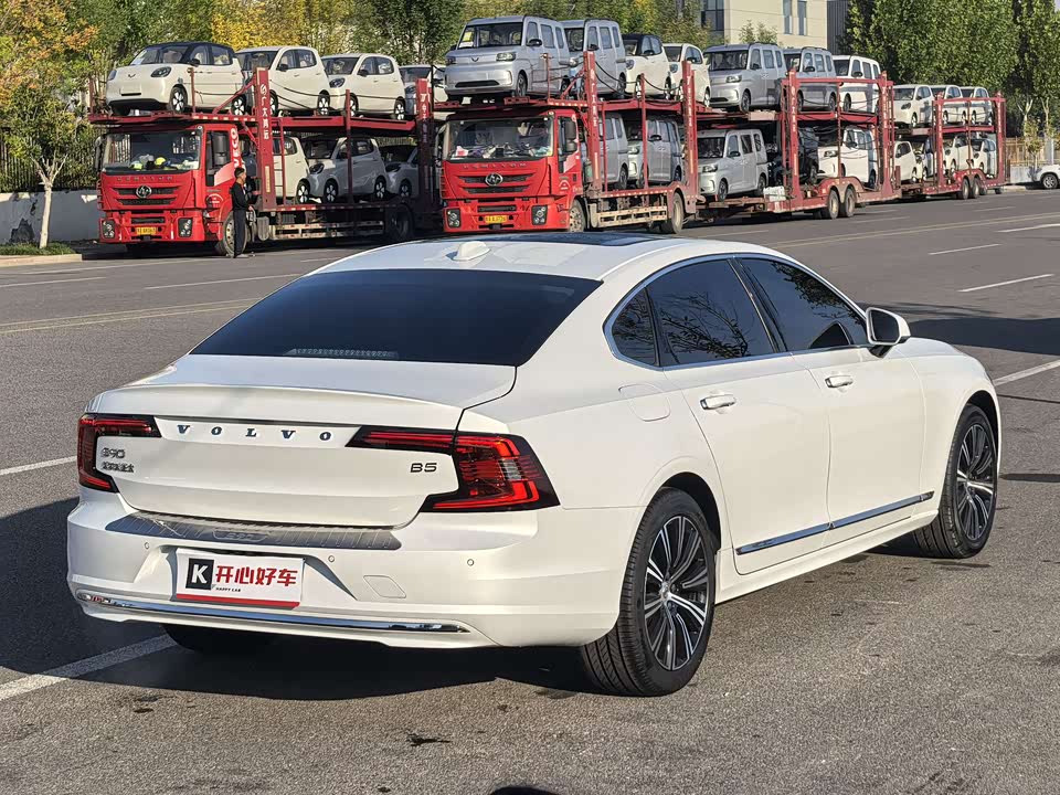 Volvo S90