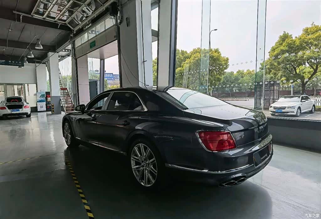 Bentley Flying Spur, 2021 6