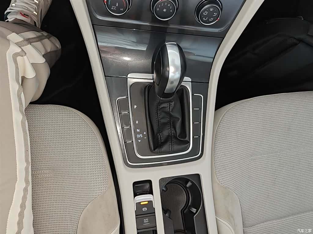 Volkswagen Golf, 2018 14