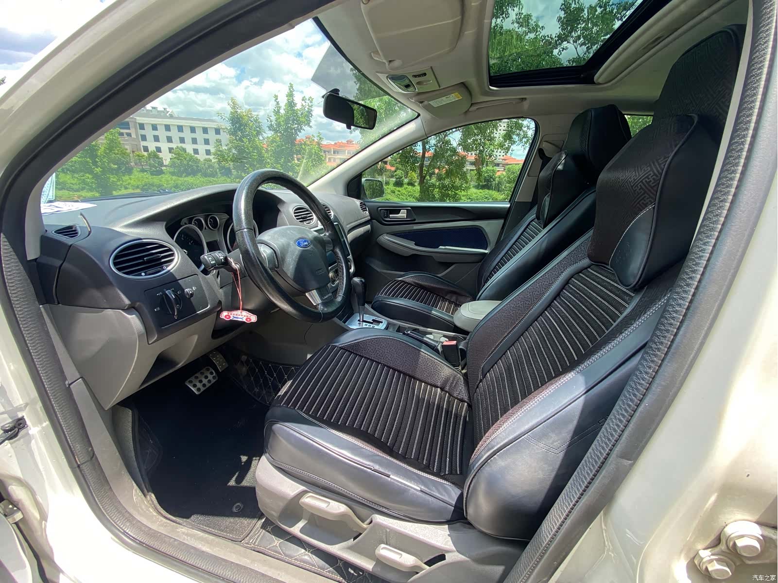Ford Focus, 2015 10
