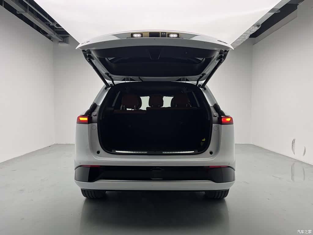 Xpeng G9, 2023 19