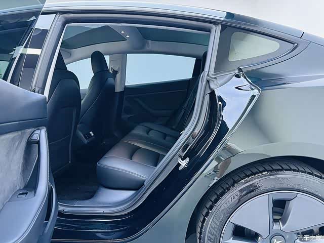 Tesla Model 3, 2023 9