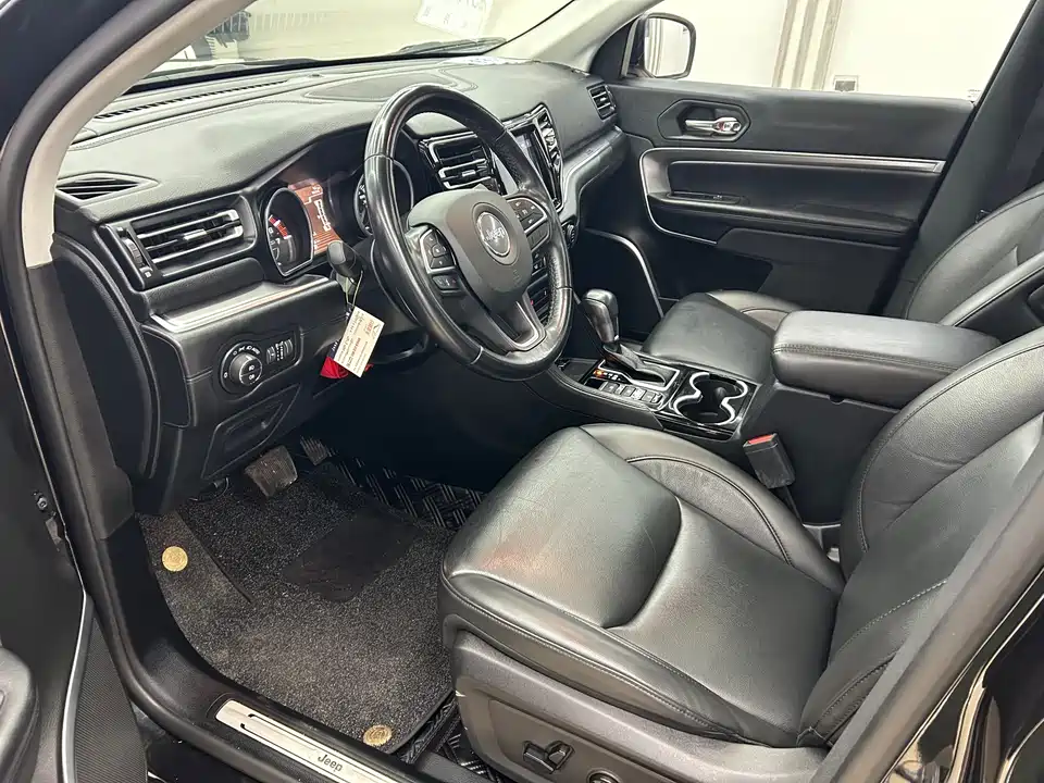 Jeep Grand Commander