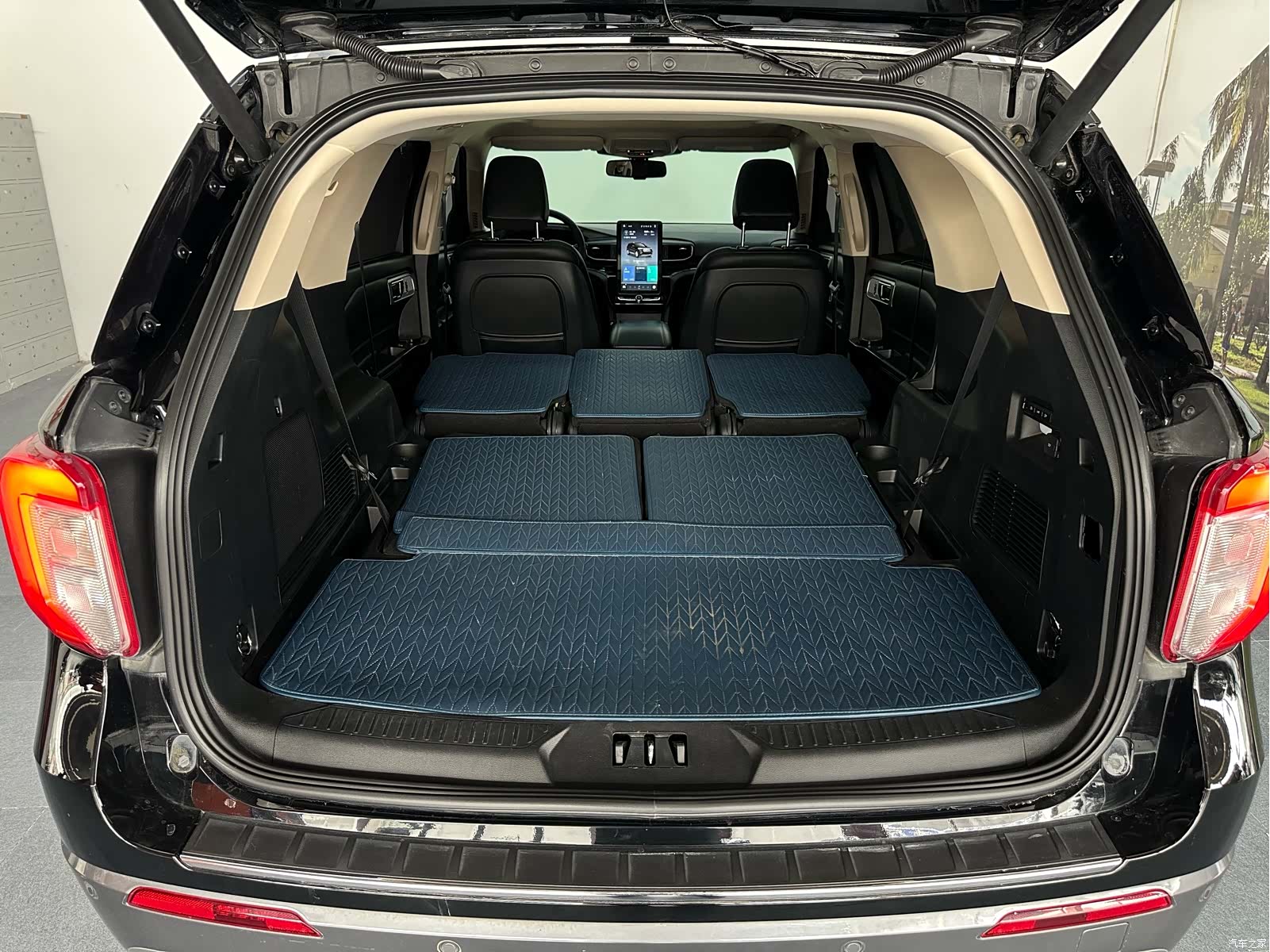Ford Explorer, 2021 19