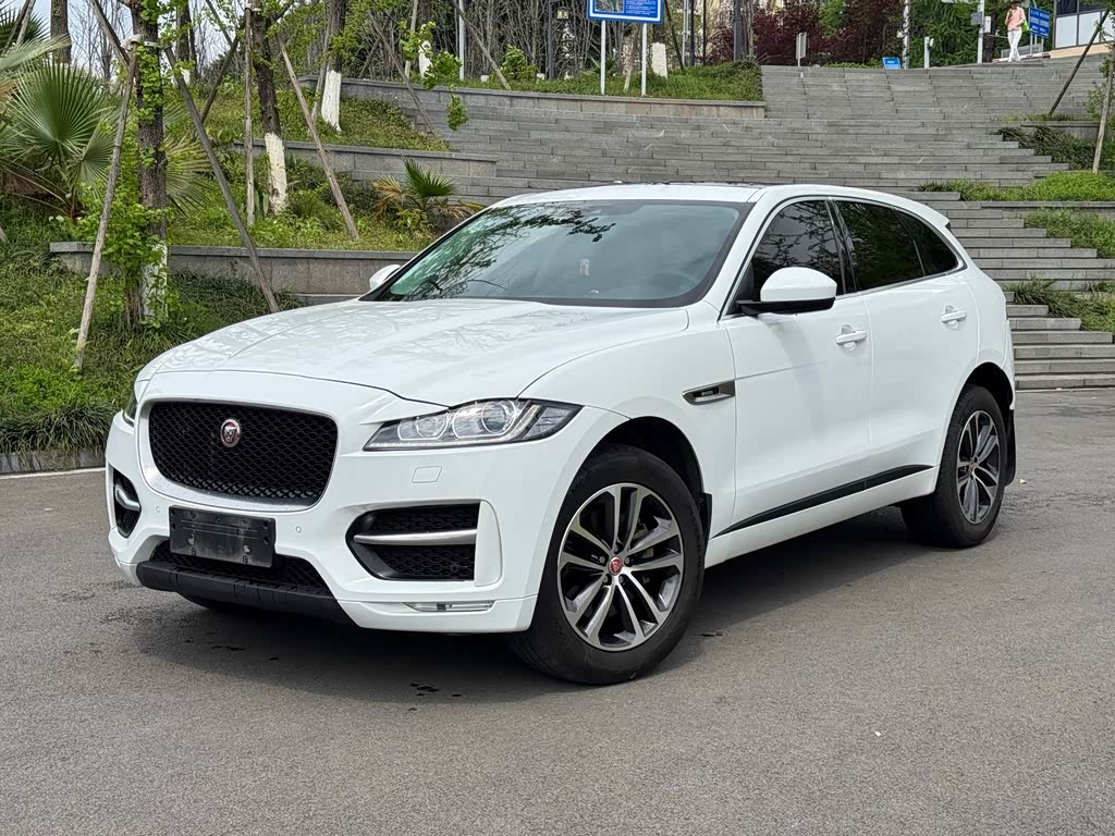 Jaguar F-PACE