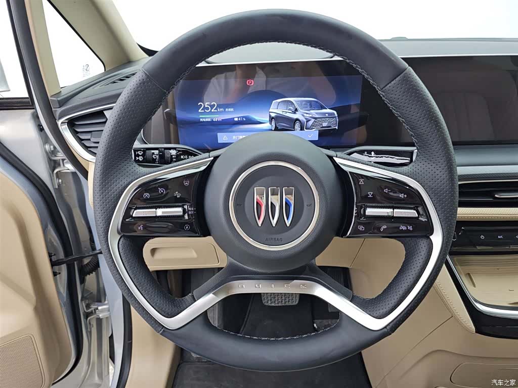 Buick GL8, 2025 9