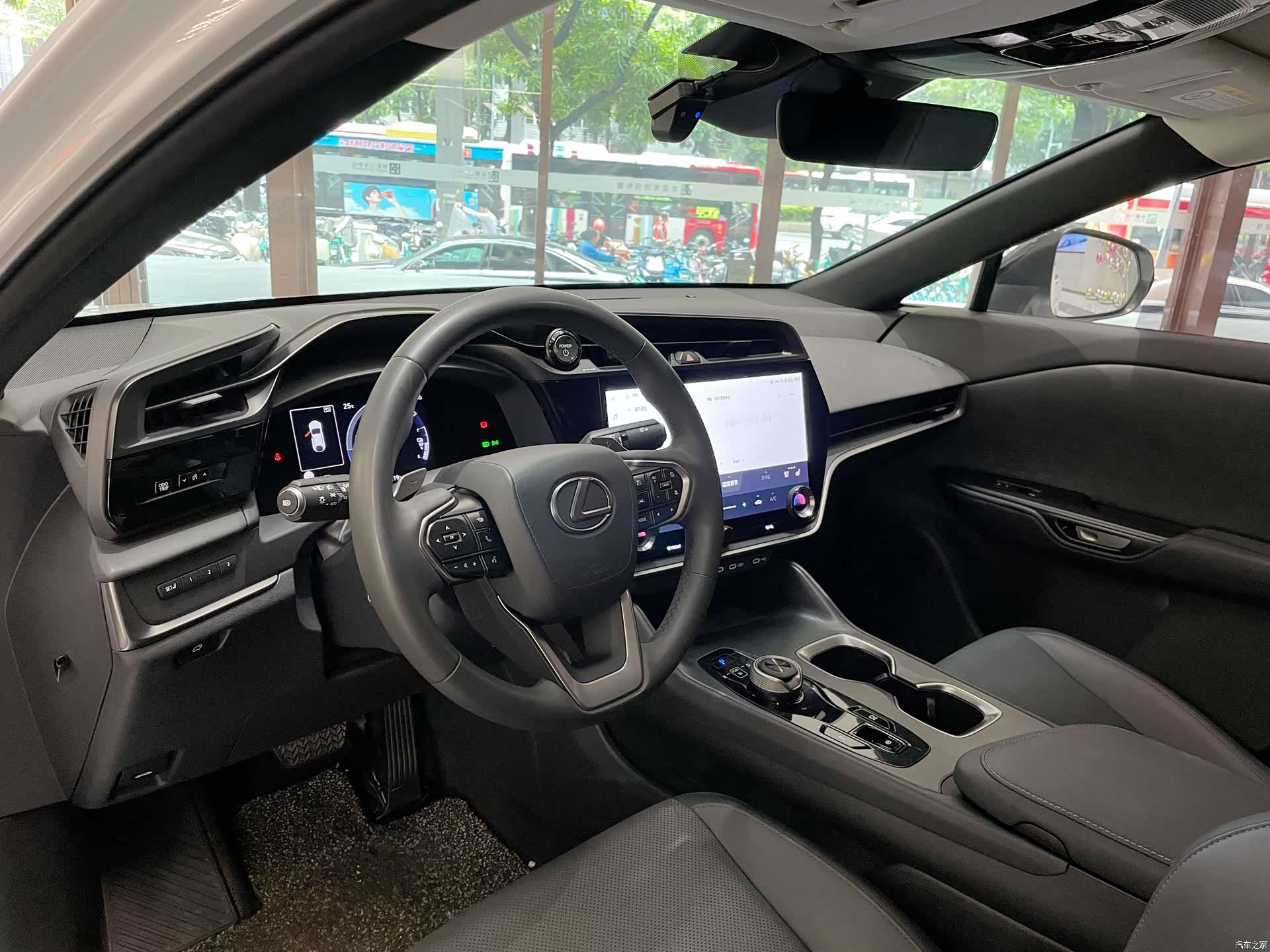 Lexus RZ, 2023 10