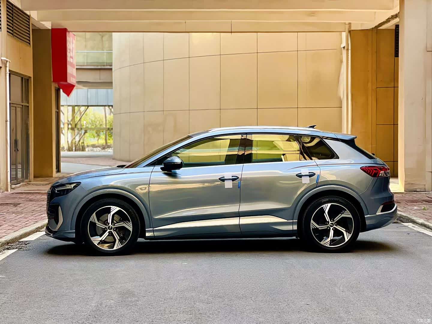 Audi Q4 e-tron, 2024 9