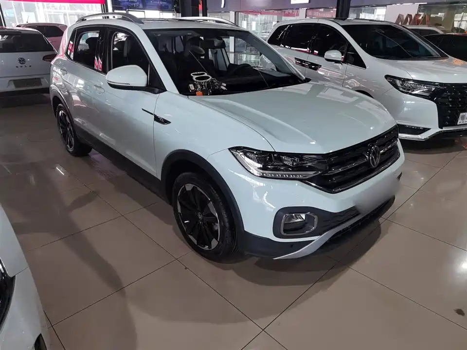 Volkswagen Exploring the shadow