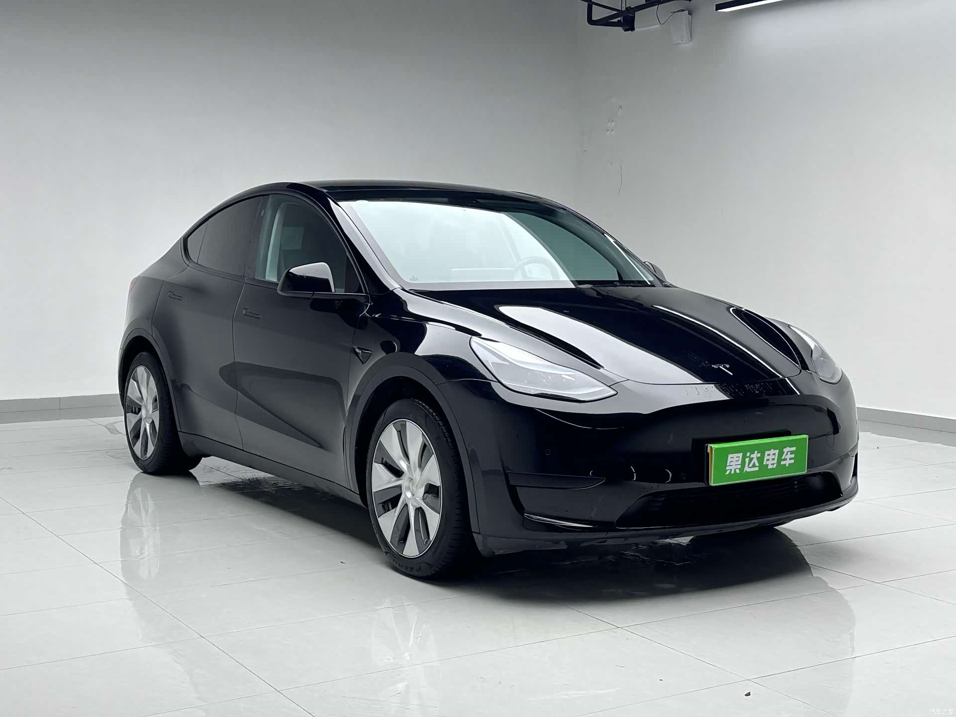 Tesla Model Y, 2022 3