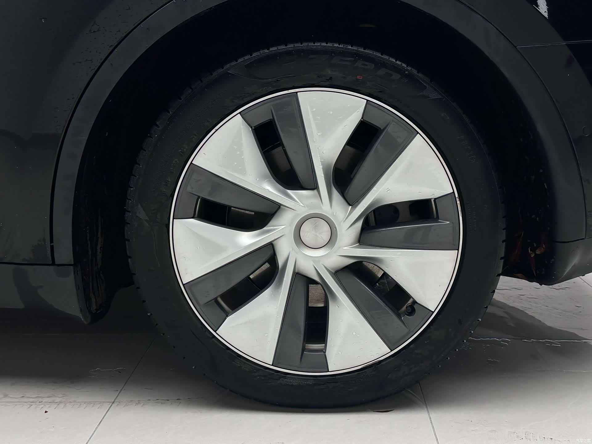Tesla Model Y, 2022 18