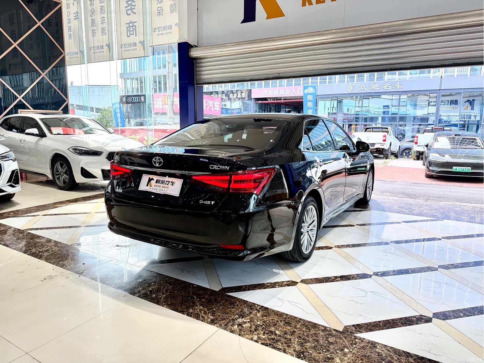 Toyota Crown, 2017 15