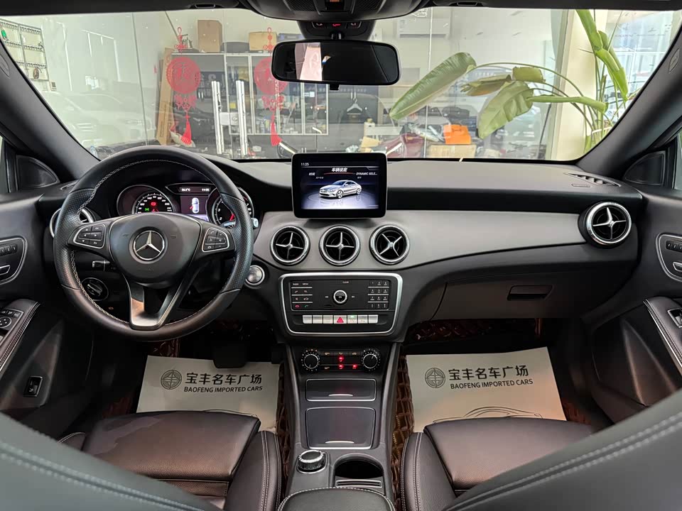 Mercedes-Benz CLA Mercedes-Benz CLA