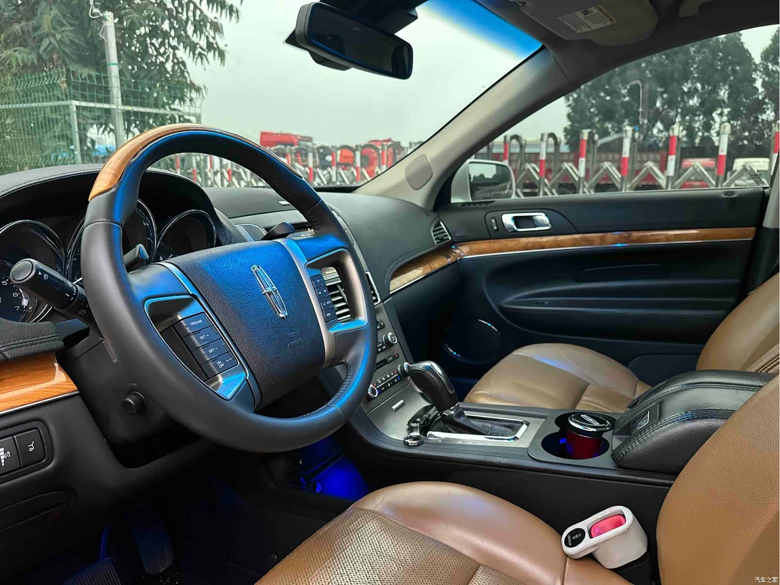 Lincoln MKT, 2012 10