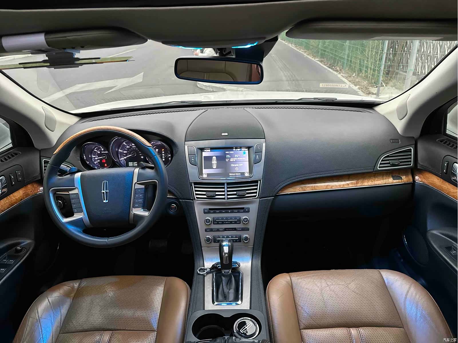 Lincoln MKT, 2012 19