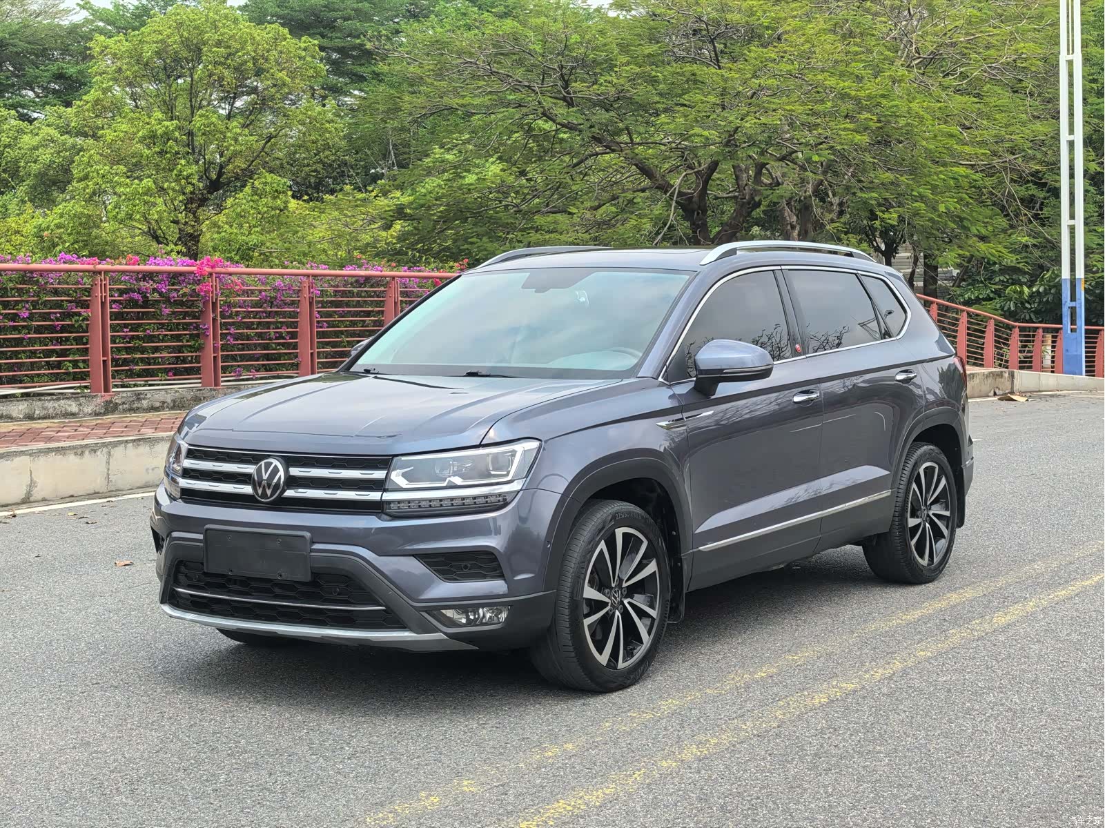 Volkswagen Tharu