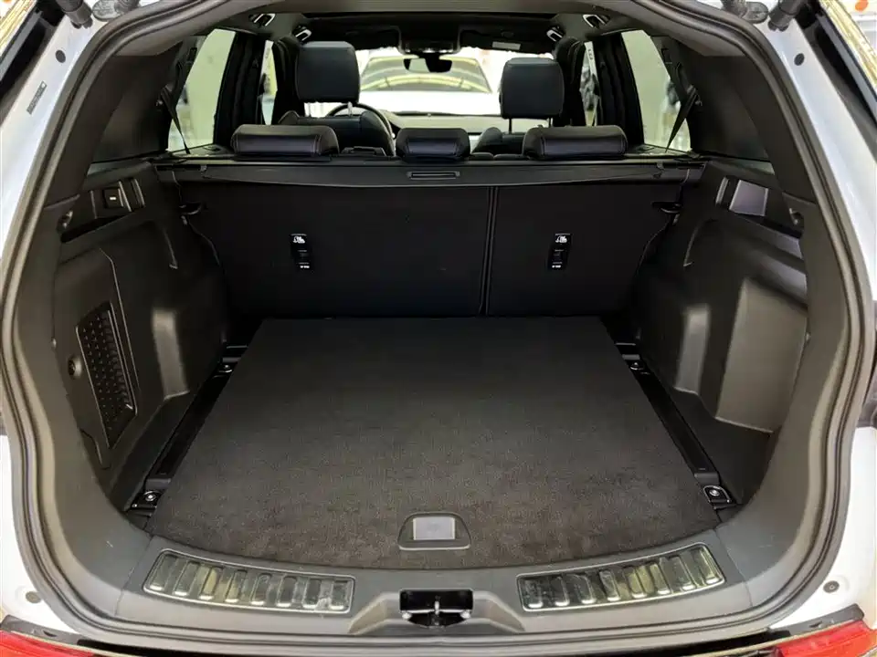 Land Rover Discover sports