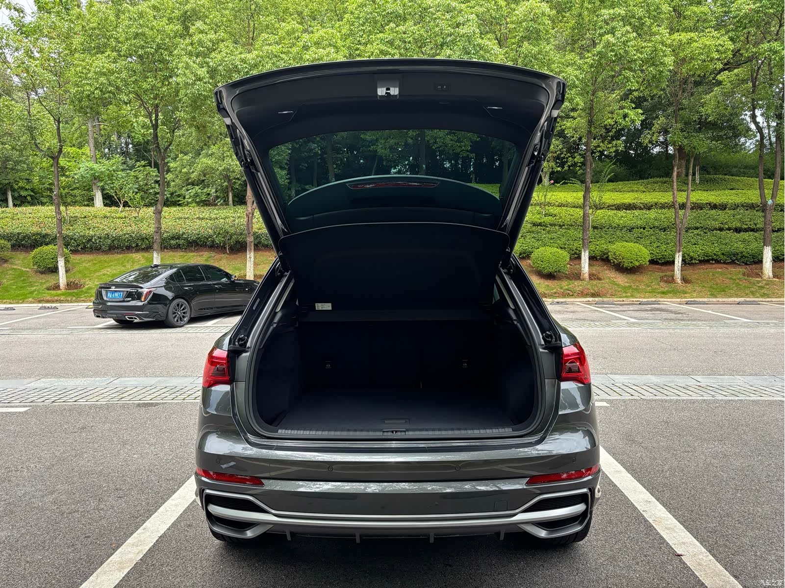 Audi Q3, 2023 16
