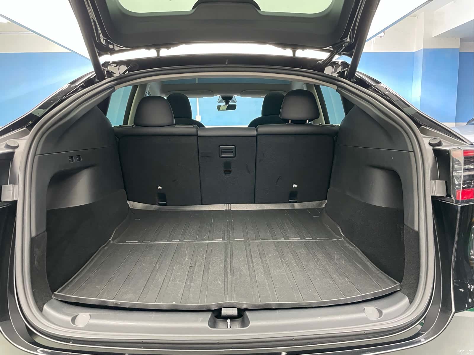 Tesla Model Y, 2022 22