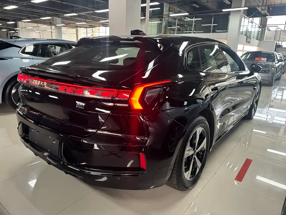 Zeekr 001