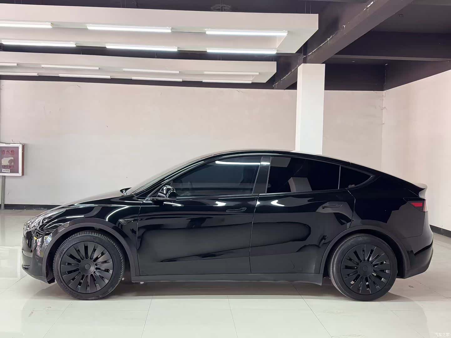 Tesla Model Y, 2024 4