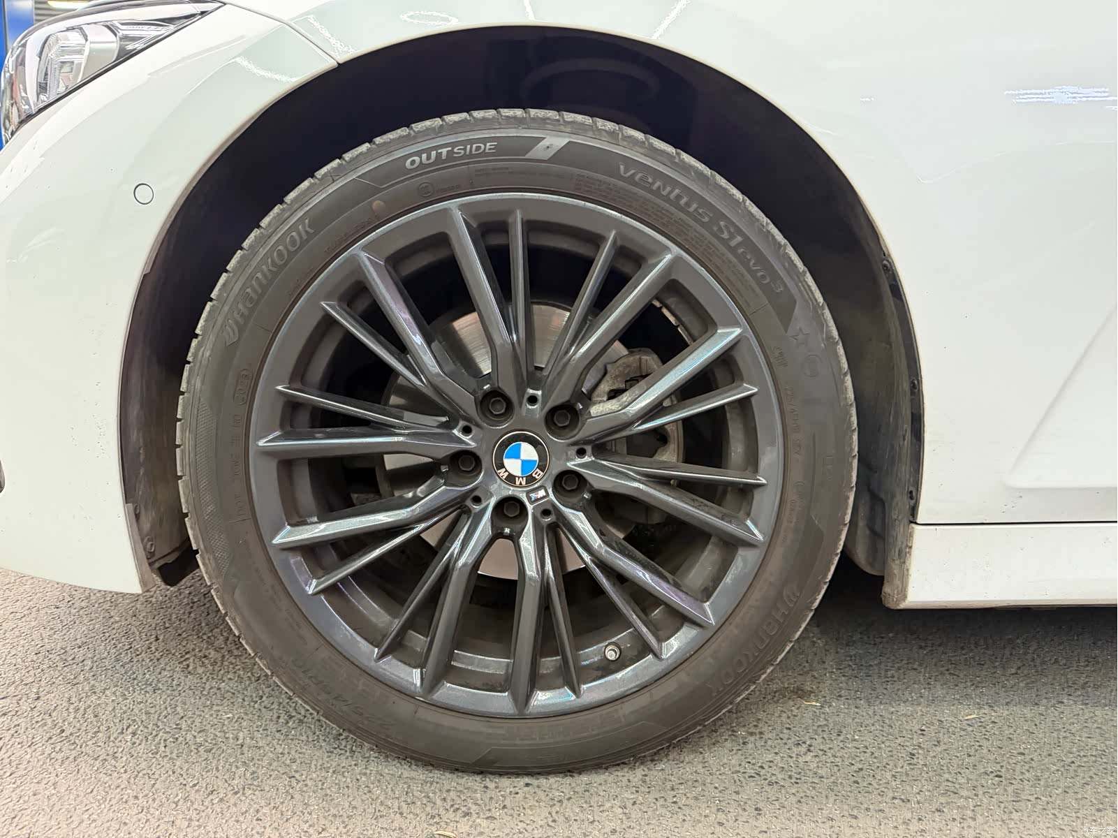BMW 3 Series, 2023 все фото