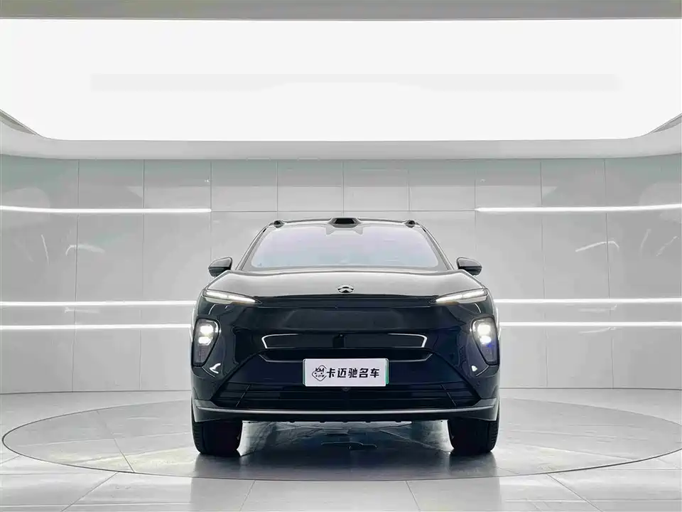 NIO ES8